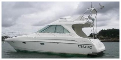 Bateau à pont surélevé