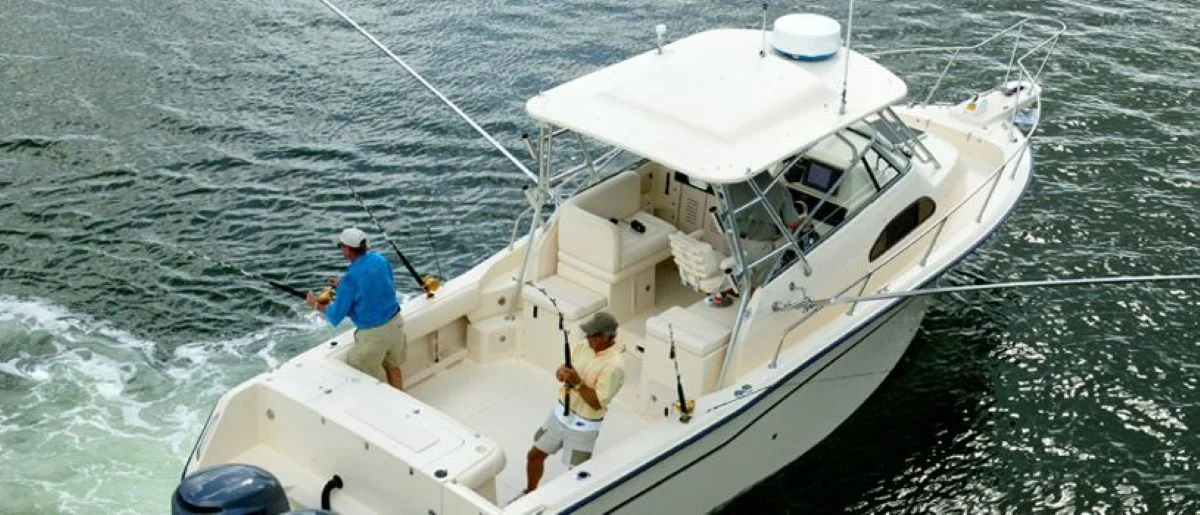 Bateau à plateforme