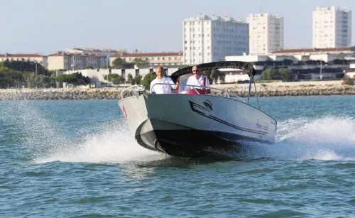 Bateau de pêche et de promenade en aluminium