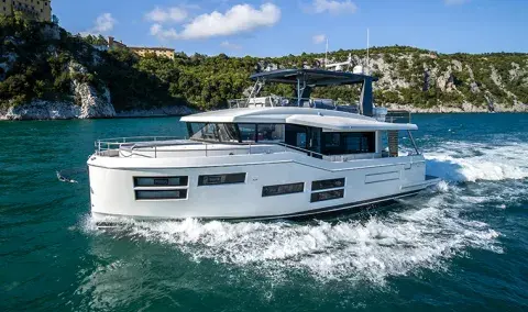 Grand Trawler 62 Grand Trawler 62