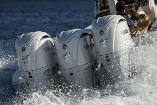 Moteurs hors-bord 4 temps Yamaha pour bateau Moteurs hors-bord 4 temps Yamaha pour bateau