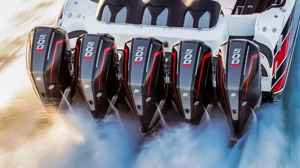 Motorisation d'un bateau : 5 moteurs hors-bord Mercury 500R
