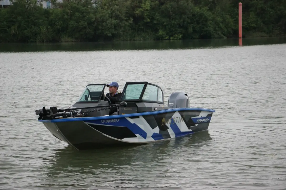 Pêche bateau en eau douce