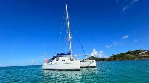 Mât d'un catamaran Mât d'un catamaran