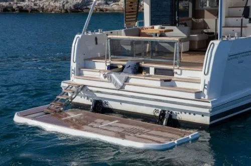 Plateforme de baignade ajustable en hauteur